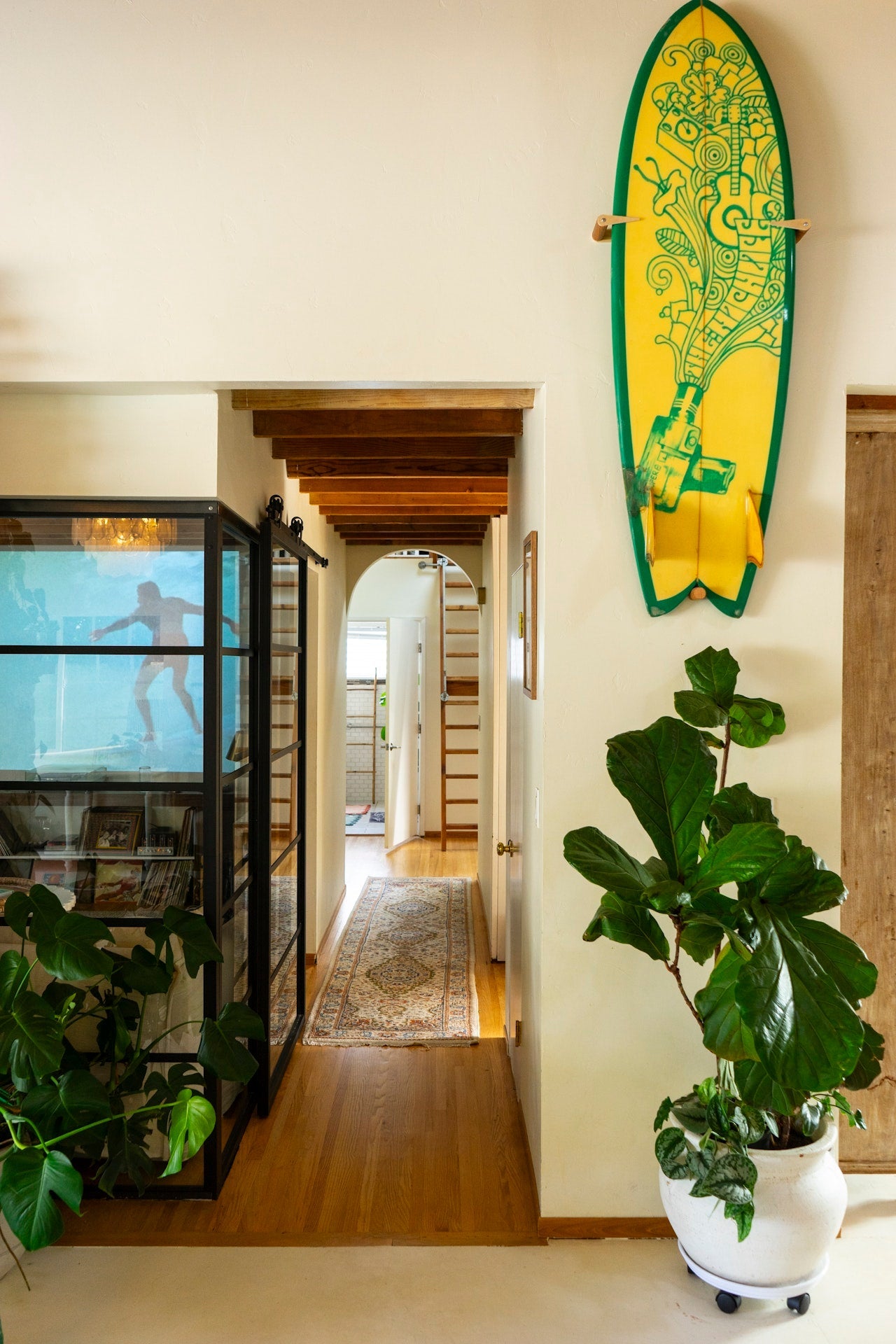 Surf Shacks Vol. 3 − Exploring the Spirit of Coastal Living DIE GESTALTEN VERLAG UK LTD