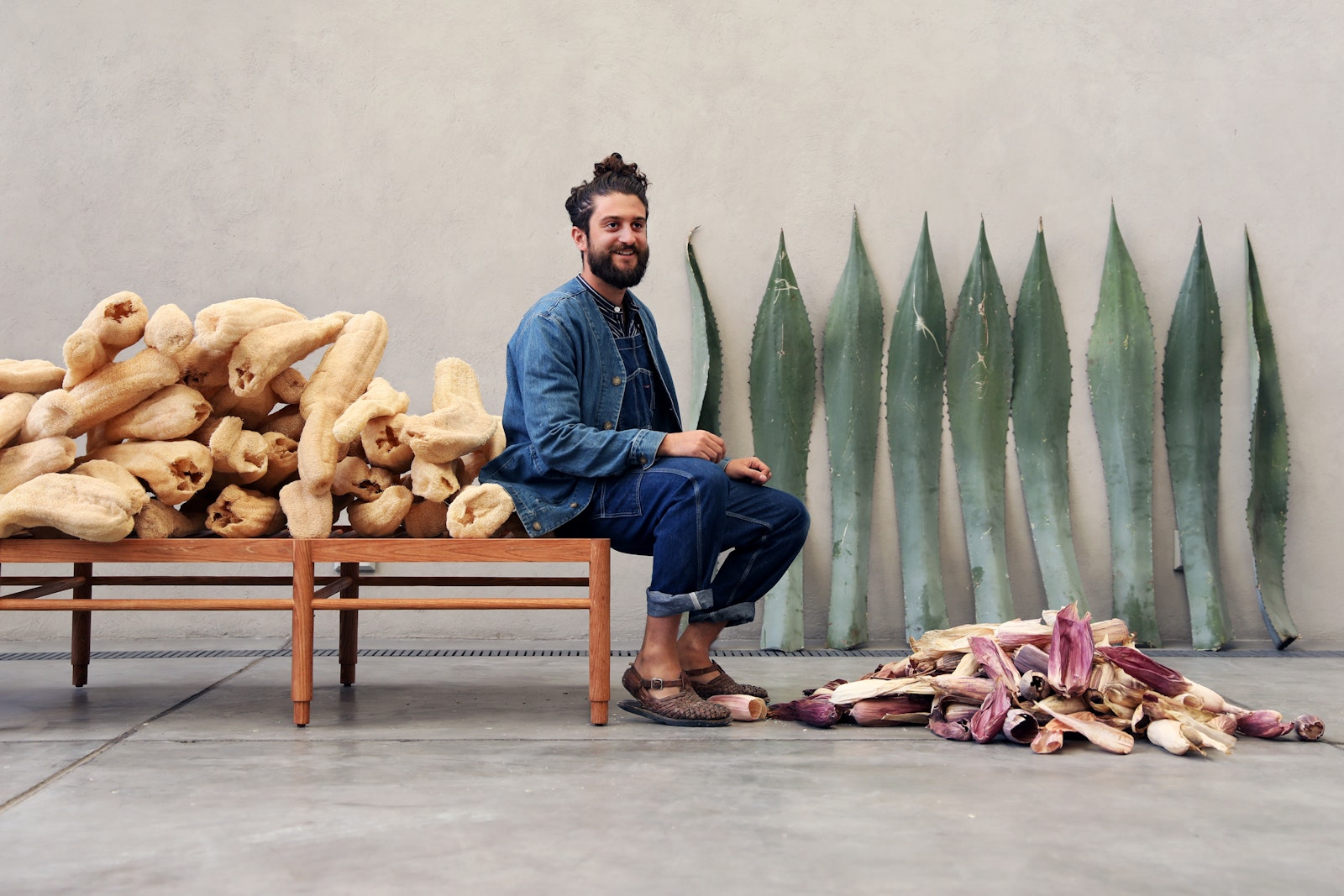 Circular Materials − Innovation and Reuse in Design and Architecture DIE GESTALTEN VERLAG UK LTD