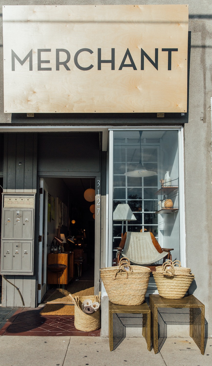 Think Big Shop Small − Unique Stores and Contemporary Retail Design DIE GESTALTEN VERLAG UK LTD