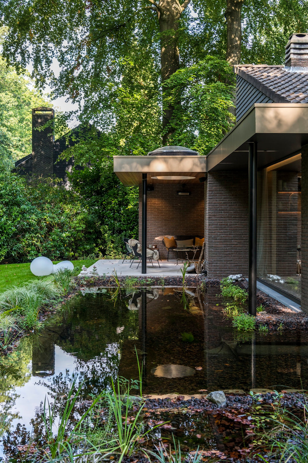 Creative Homes − Interiors and Design in Belgium DIE GESTALTEN VERLAG UK LTD