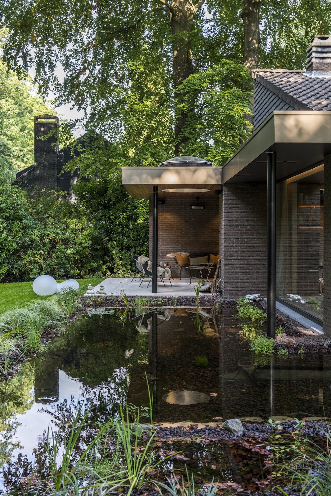 Creative Homes − Interiors and Design in Belgium DIE GESTALTEN VERLAG UK LTD