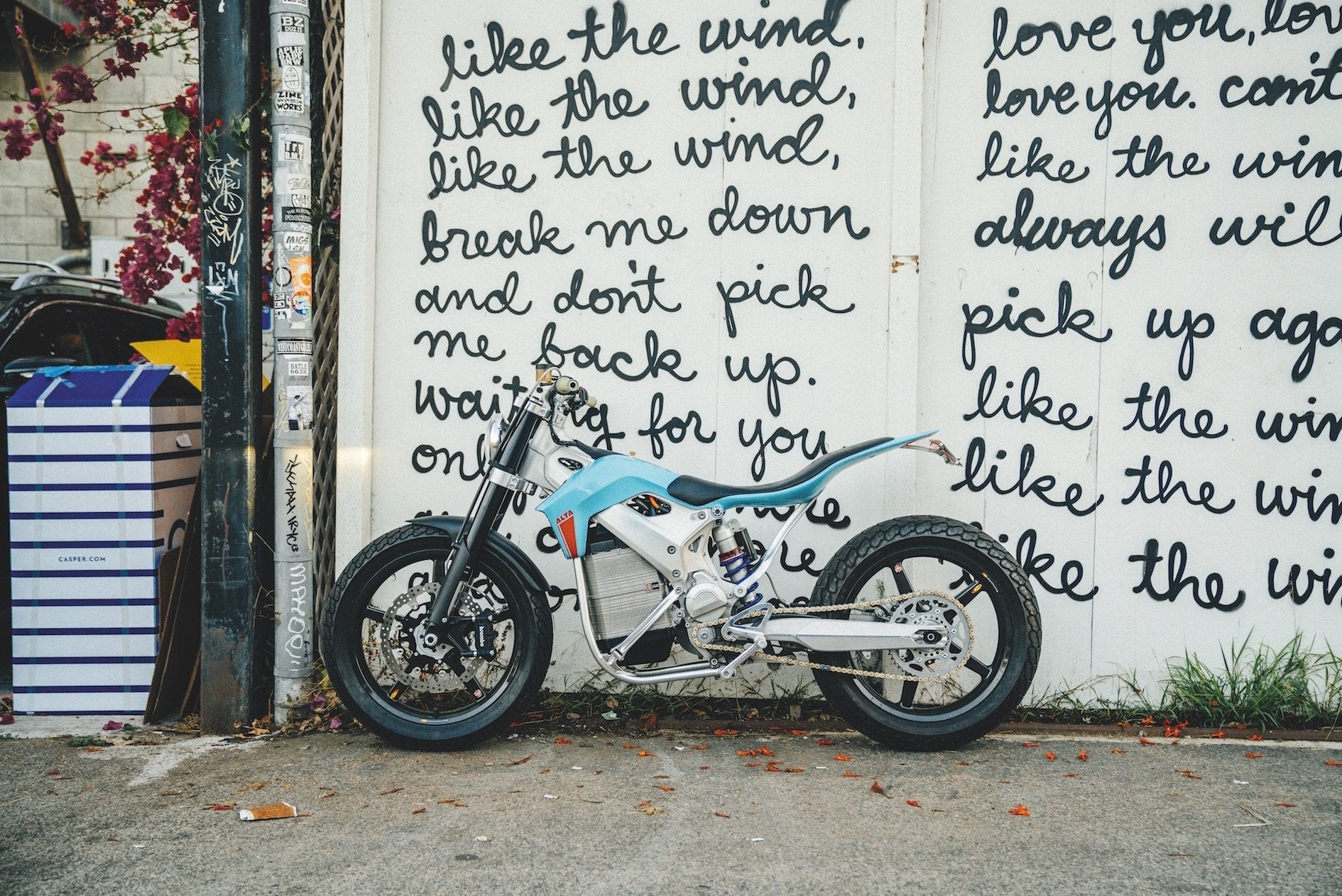 The Current: New Wheels for the Post-Petrol Age DIE GESTALTEN VERLAG UK LTD