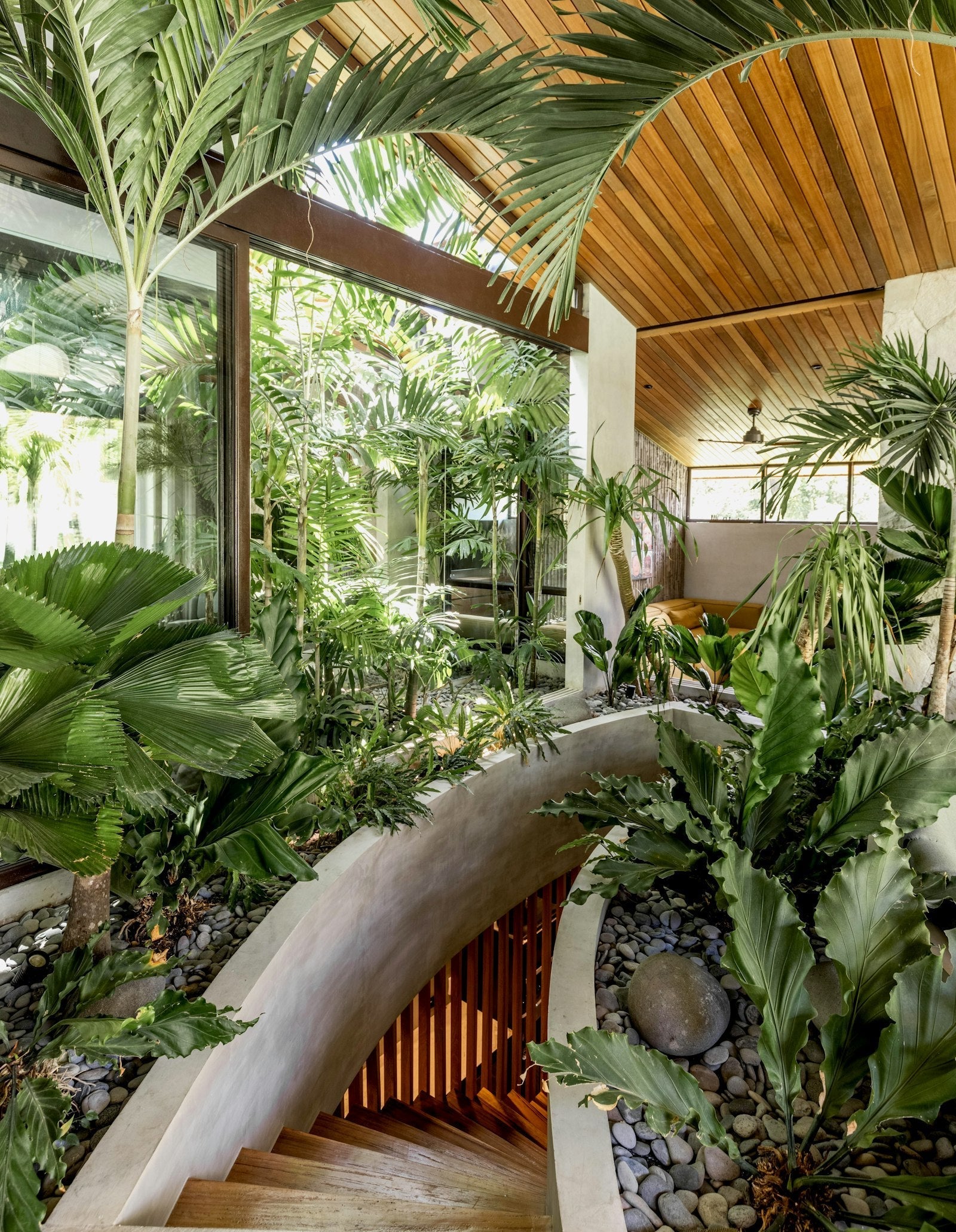 The House of Green − Natural Homes and Biophilic Architecture DIE GESTALTEN VERLAG UK LTD
