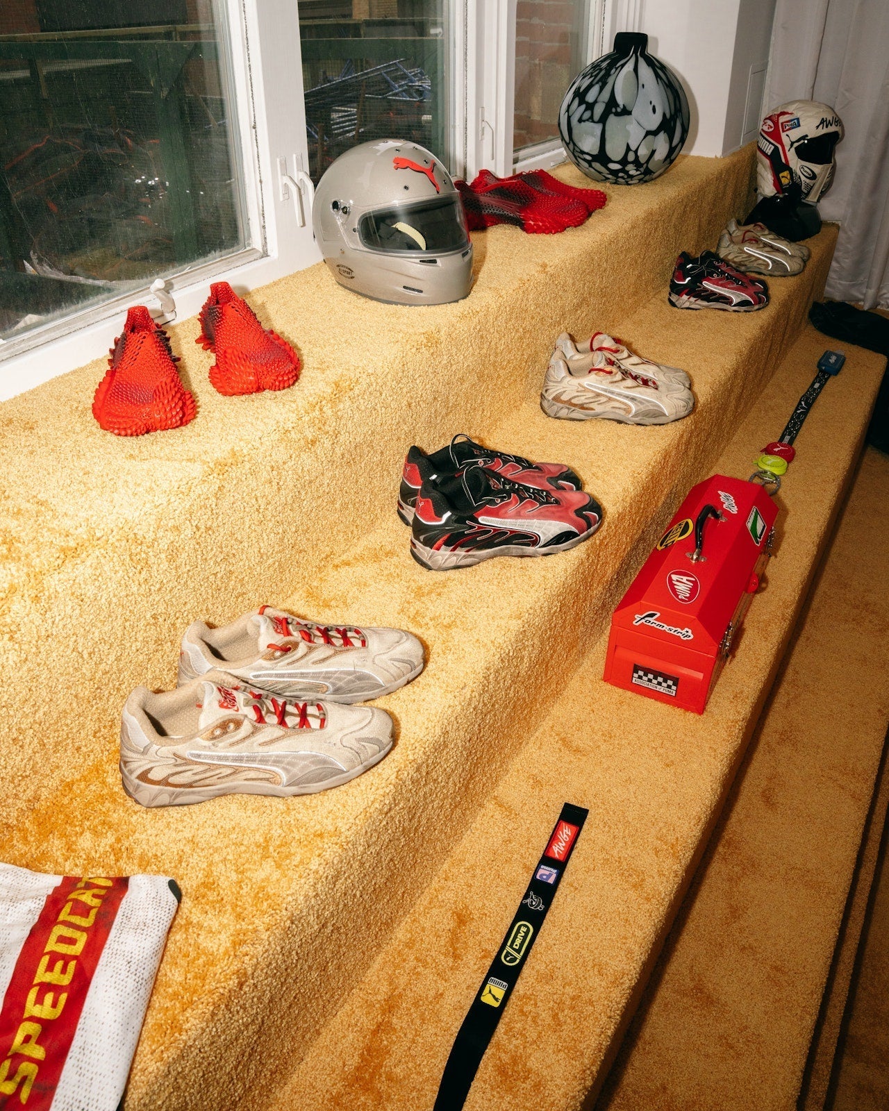 The Incomplete Vol. 2 − Highsnobiety Guide to Creative Collaborations DIE GESTALTEN VERLAG UK LTD