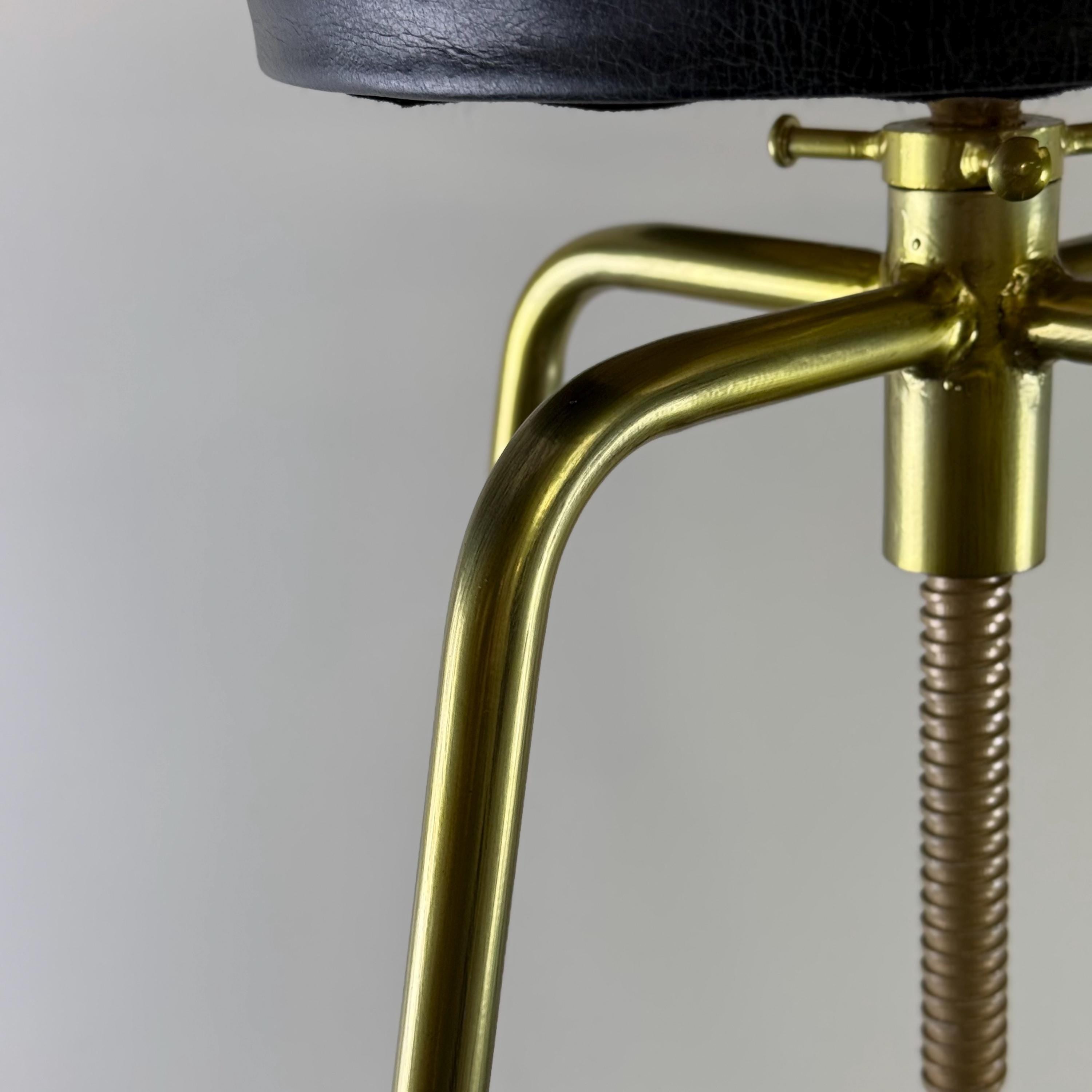 ALTO Brass and Leather Bar Stool | Height adjustable Vintage-Electrical