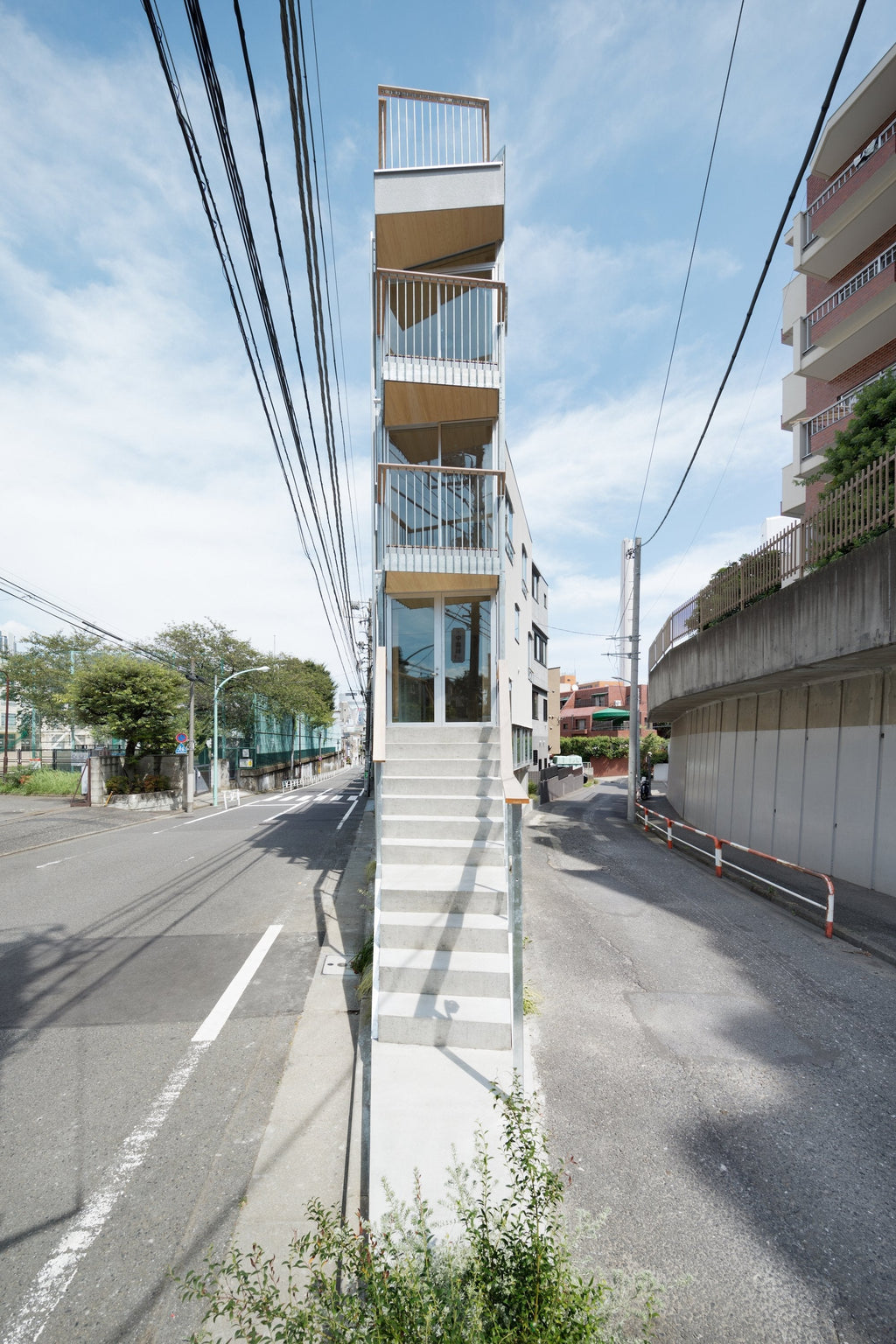 Vertical Living: Compact Architecture for Urban Spaces DIE GESTALTEN VERLAG UK LTD