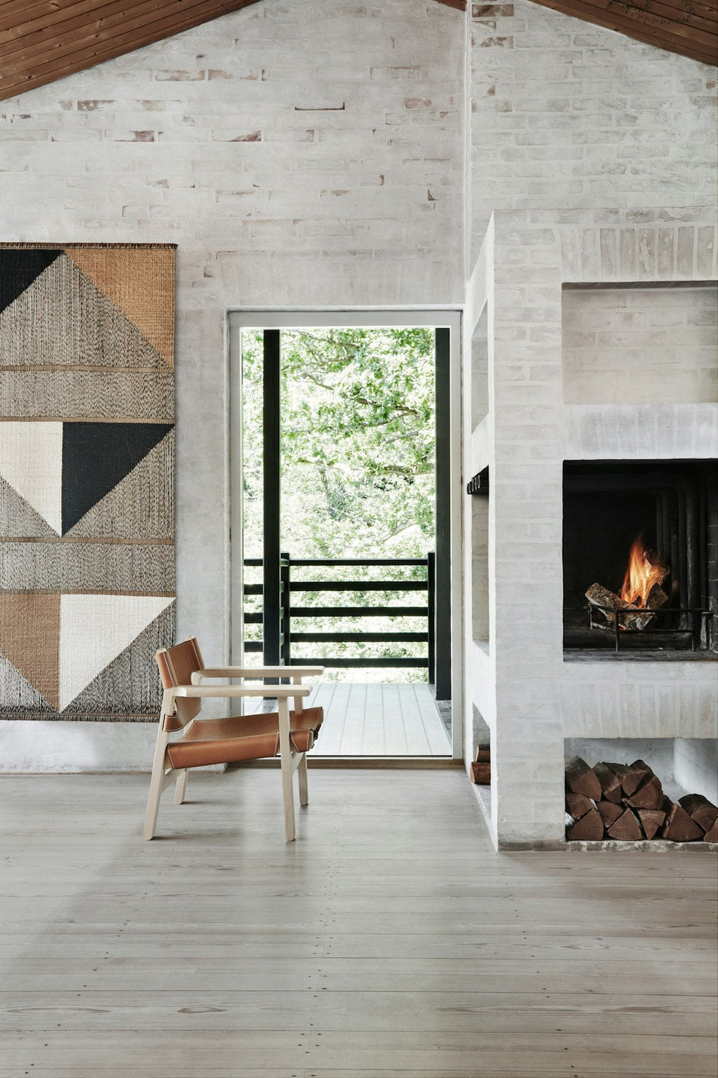 The Nordic Home − Scandinavian Living, Interiors and Design DIE GESTALTEN VERLAG UK LTD