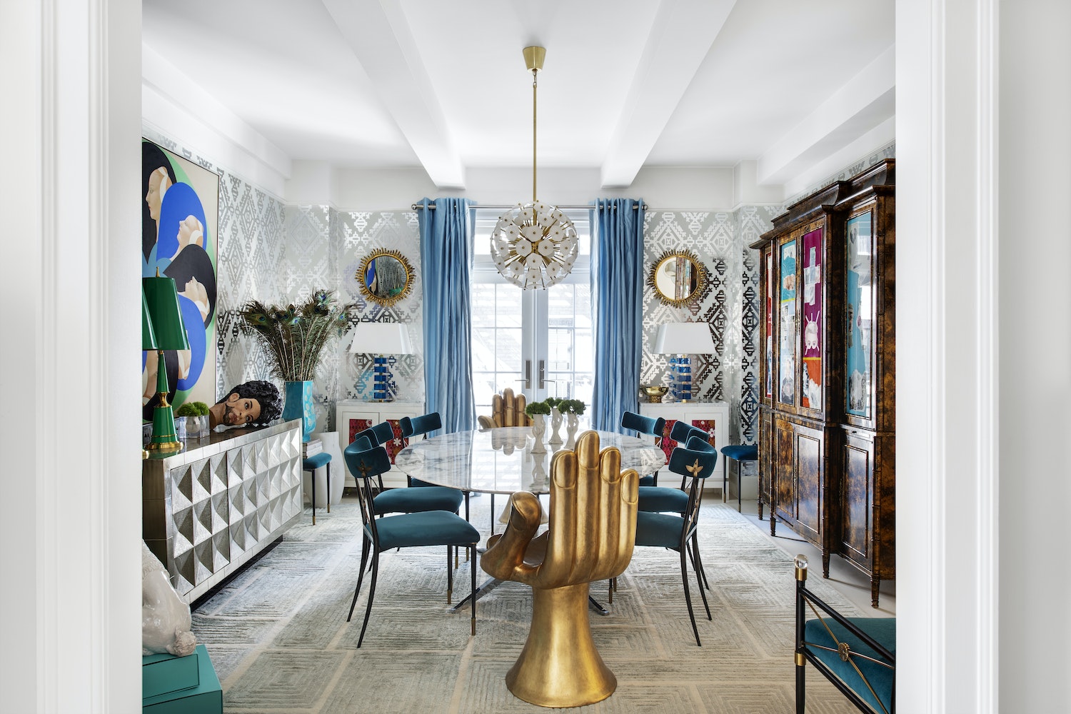 Living to the Max − Opulent homes and maximalist interiors DIE GESTALTEN VERLAG UK LTD