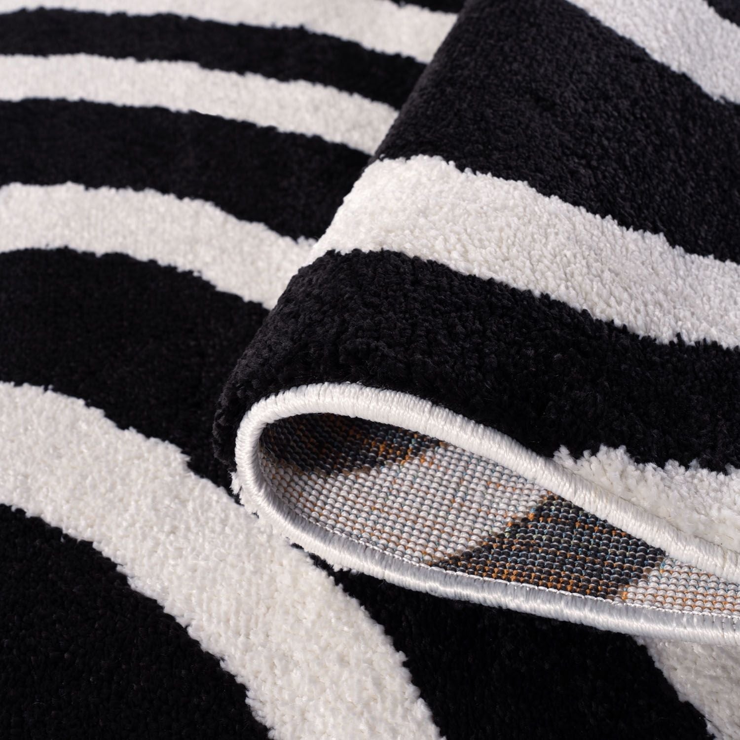 Joli Wavy Stripes Black & White Rug | Rectangular | 80x150cm − 200x290cm The Rugs