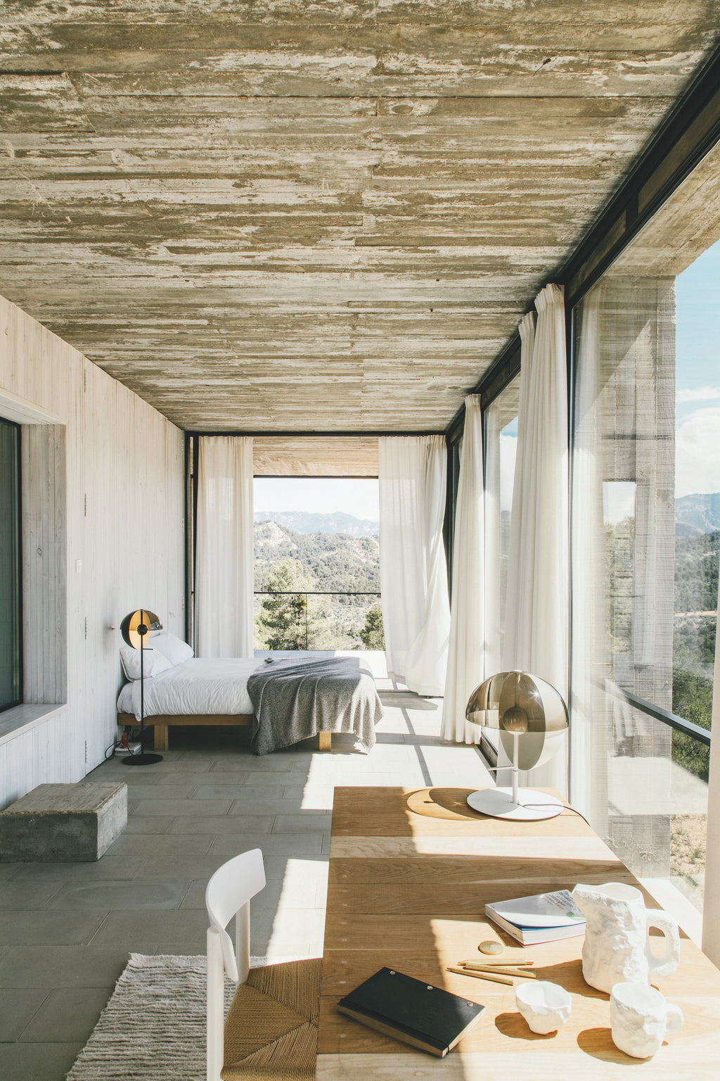 Living In − Modern Masterpieces of Residential Architecture DIE GESTALTEN VERLAG UK LTD