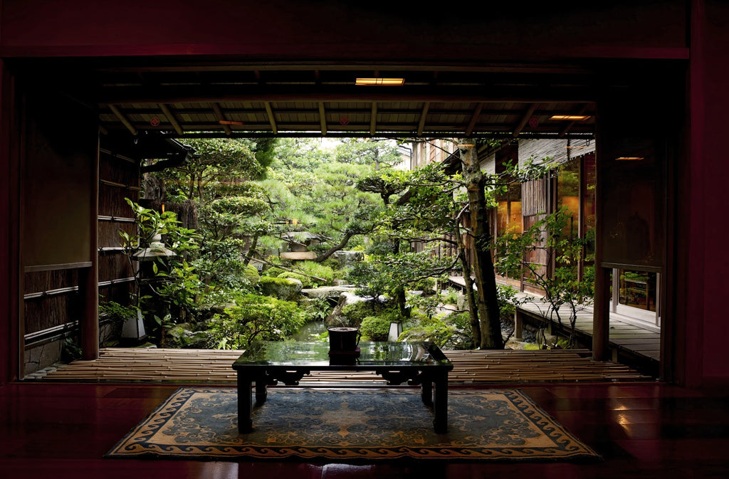 Onsen and Ryokan of Japan − Traditional Spa and Bathing Culture DIE GESTALTEN VERLAG UK LTD