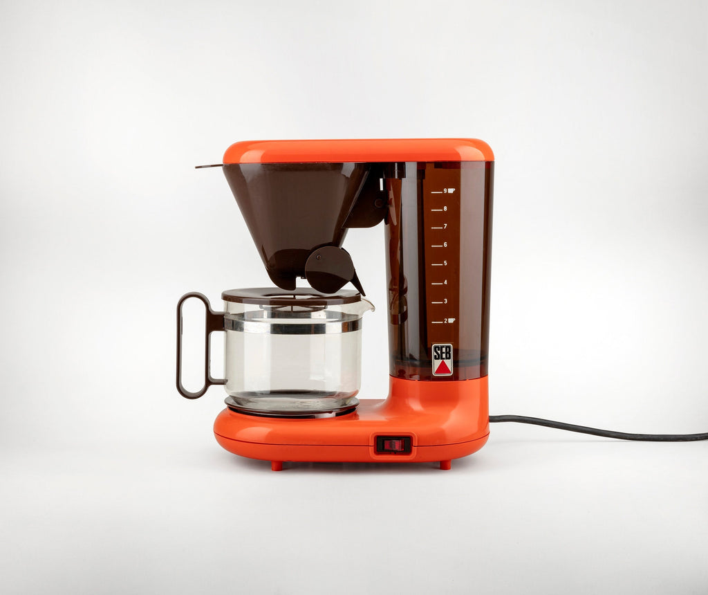 Soft Electronics − Iconic Retro Designs from the ’60s, ’70s, and ’80s DIE GESTALTEN VERLAG UK LTD