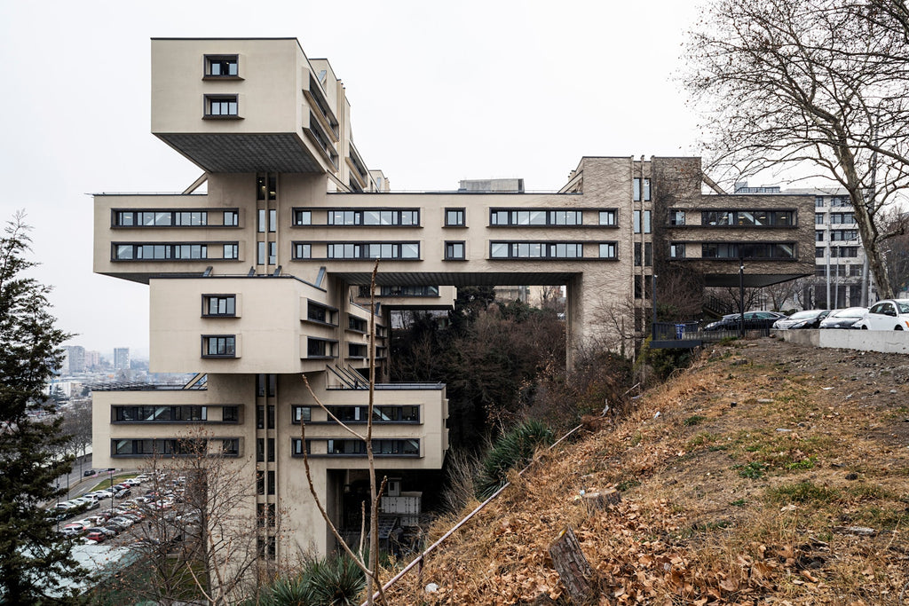 Concrete, mon amour − The Raw Imprint of Modernism
