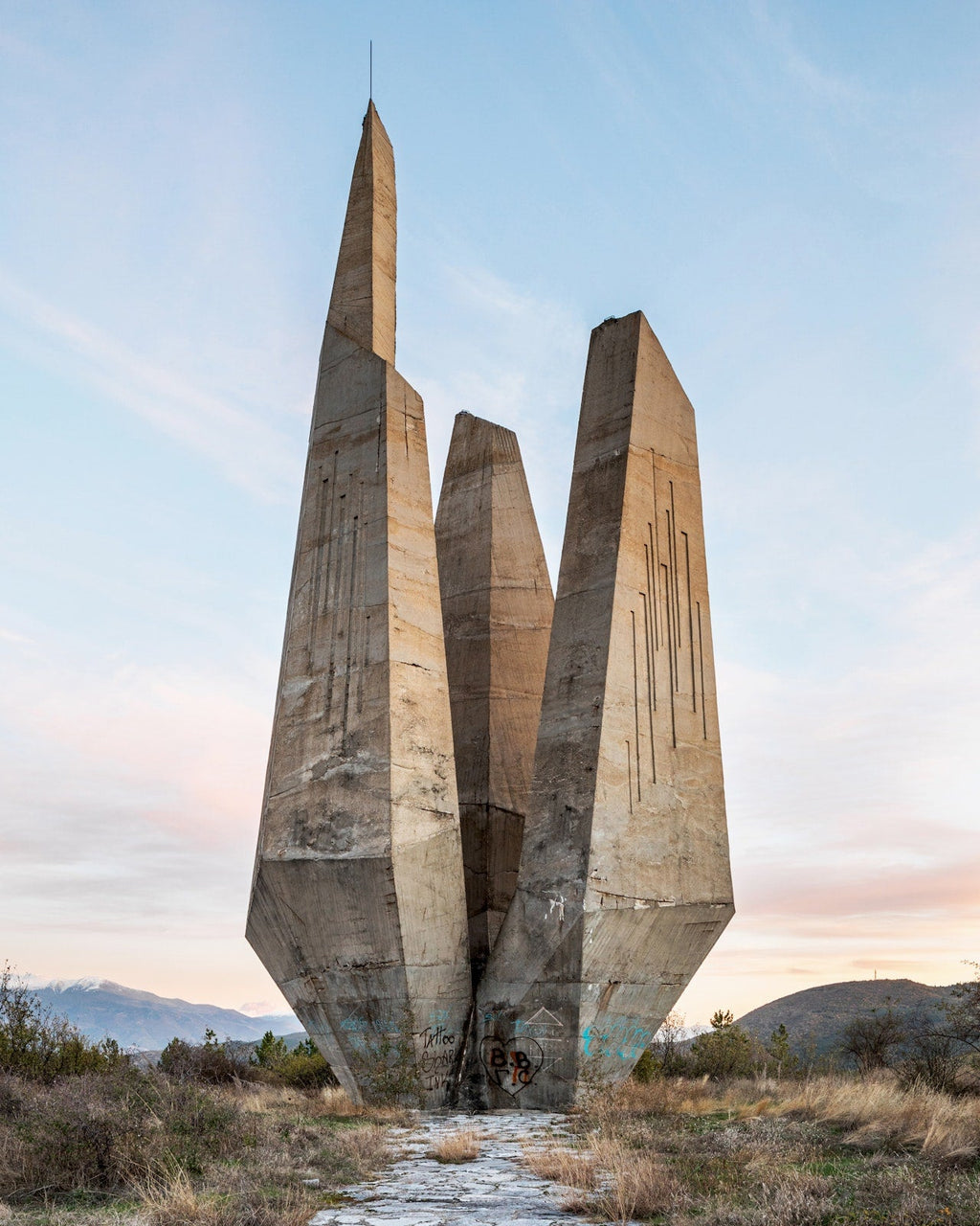 Concrete, mon amour − The Raw Imprint of Modernism