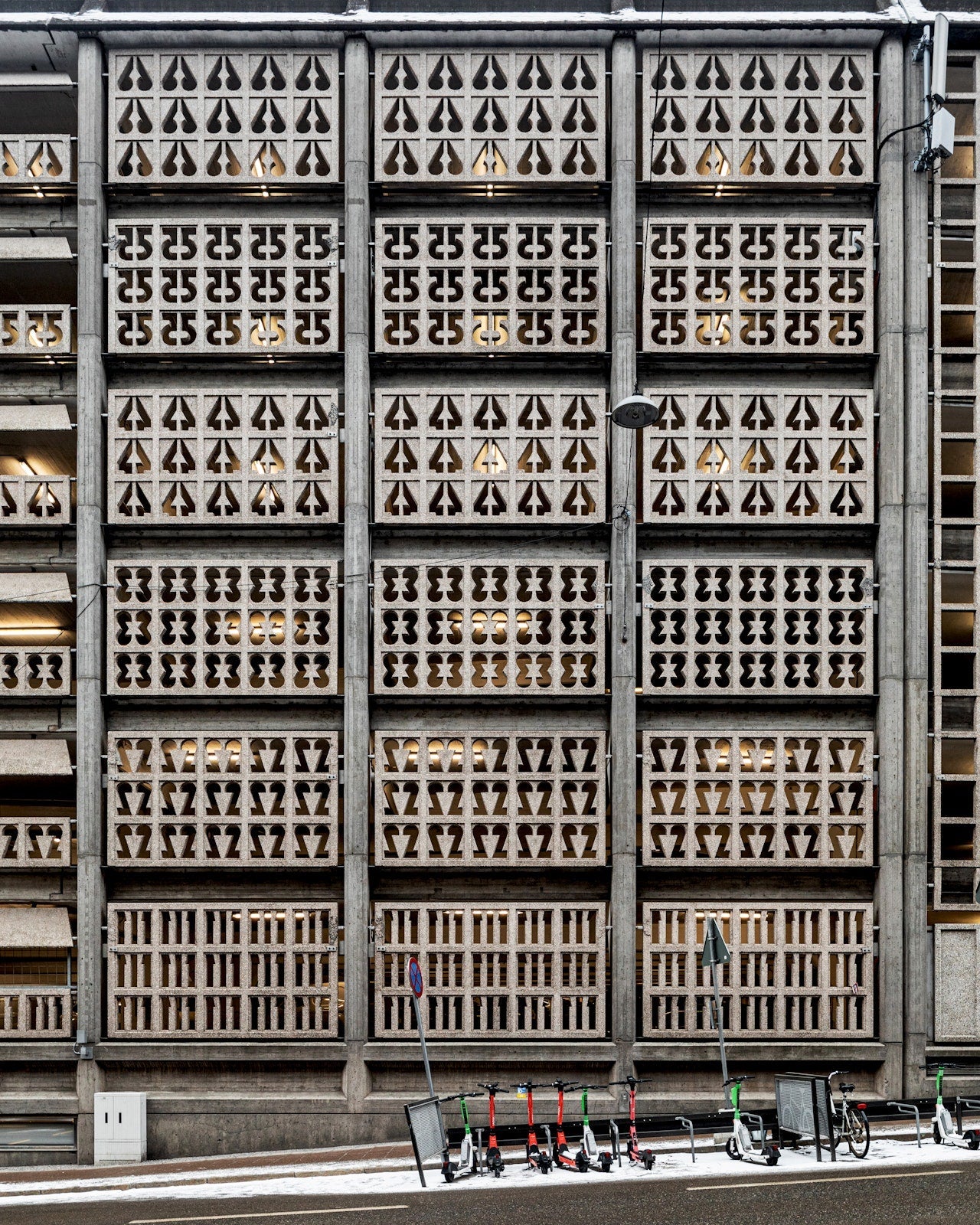 Concrete, mon amour − The Raw Imprint of Modernism