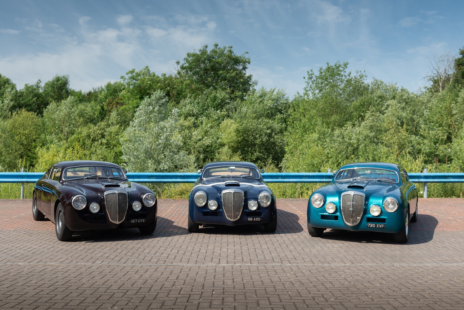 Drive Different − Restomods and Iconic Automobiles Reimagined