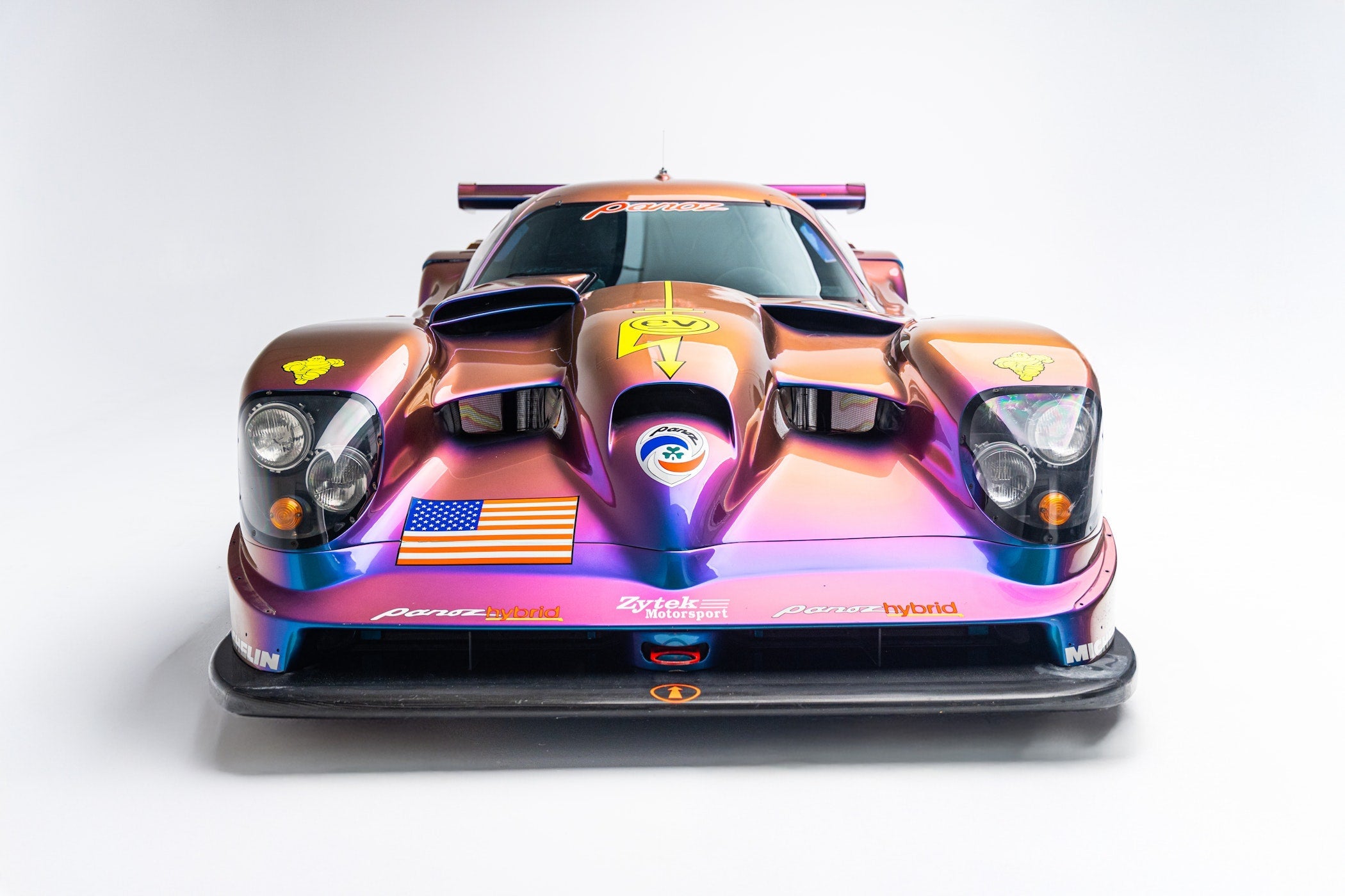 Neon Rides − Cars and Culture of the '80s and '90s DIE GESTALTEN VERLAG UK LTD