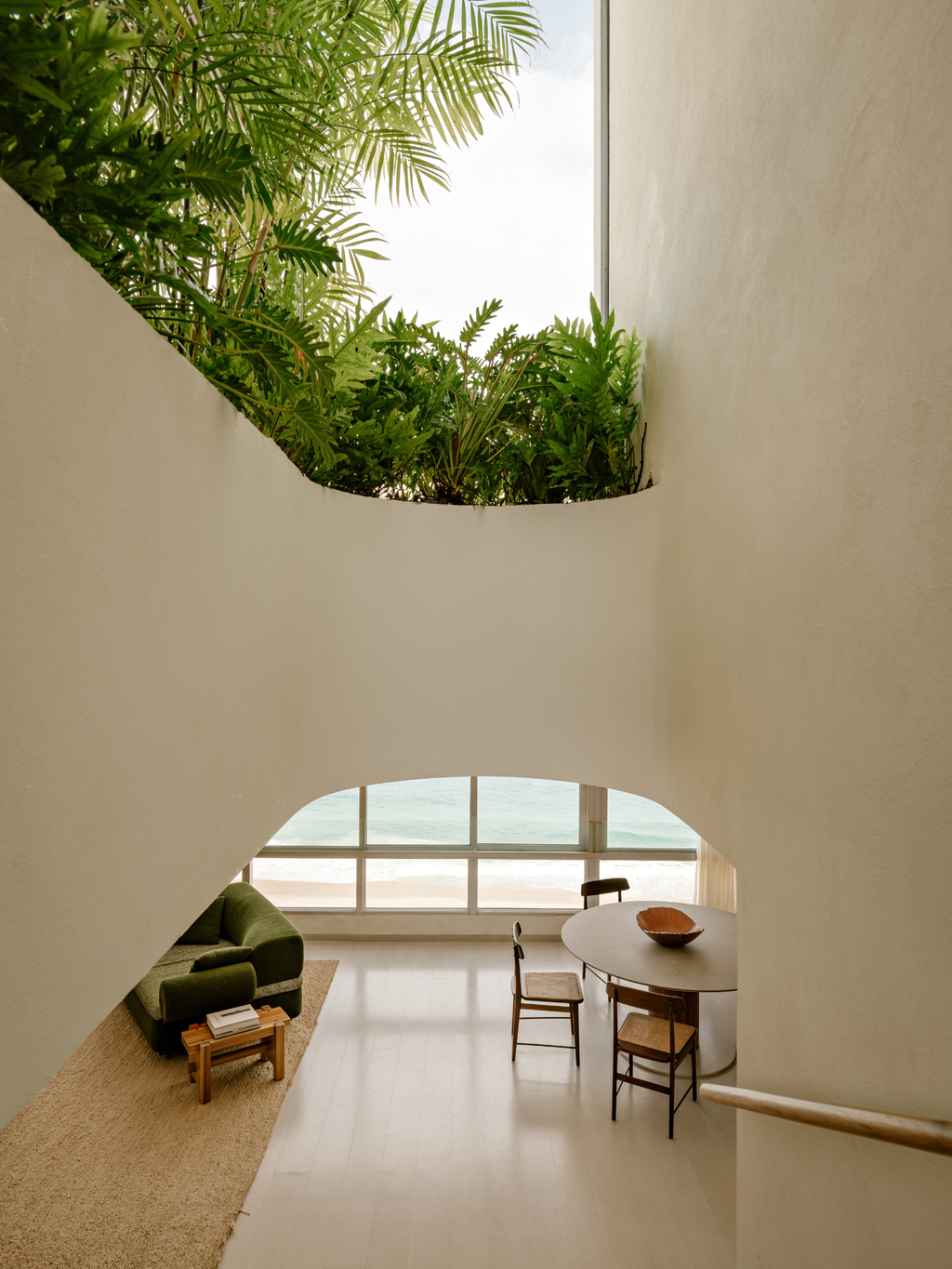 Penthouse Syndrome − Interiors Above the City DIE GESTALTEN VERLAG UK LTD